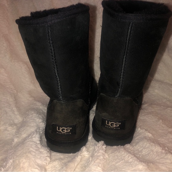 UGG Short boot, black. SZ 7 - Picture 4 of 10